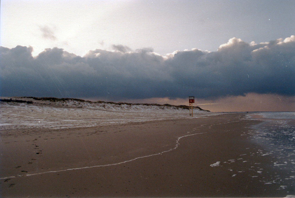 verschneiter Badestrand